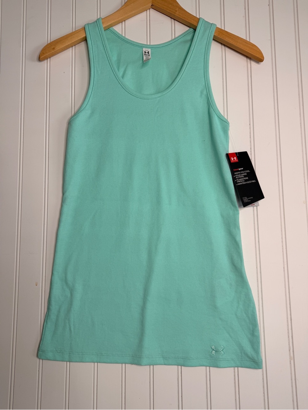 Under Armour HeatGear Tank Top Women’s Medium Aqua Mint Racerback NWT